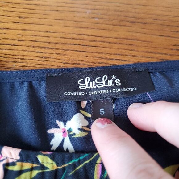 Lulu's herbaceous babe navy blue floral shift dress sz small - Picture 4 of 4